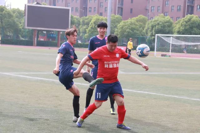 观战台：皇马战马竞巴萨坐收渔翁之利 阿森纳冲八连胜